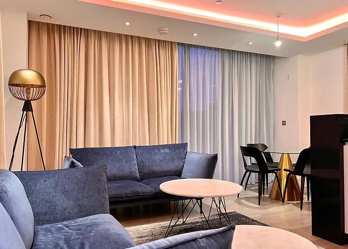 Luxury 2 Bedroom Apartment In Old Street, London